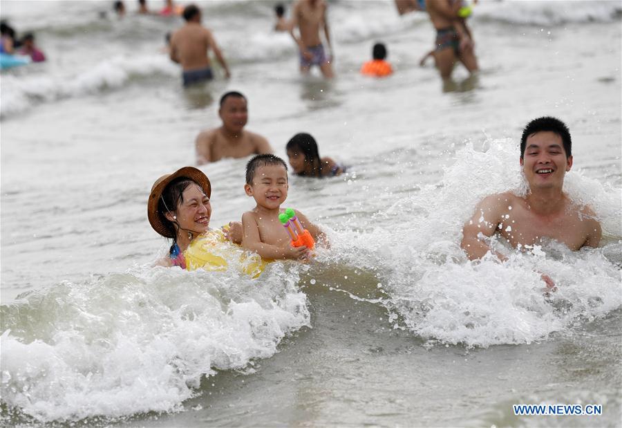 CHINA-GUANGXI-BEIHAI-WATER FUN (CN)