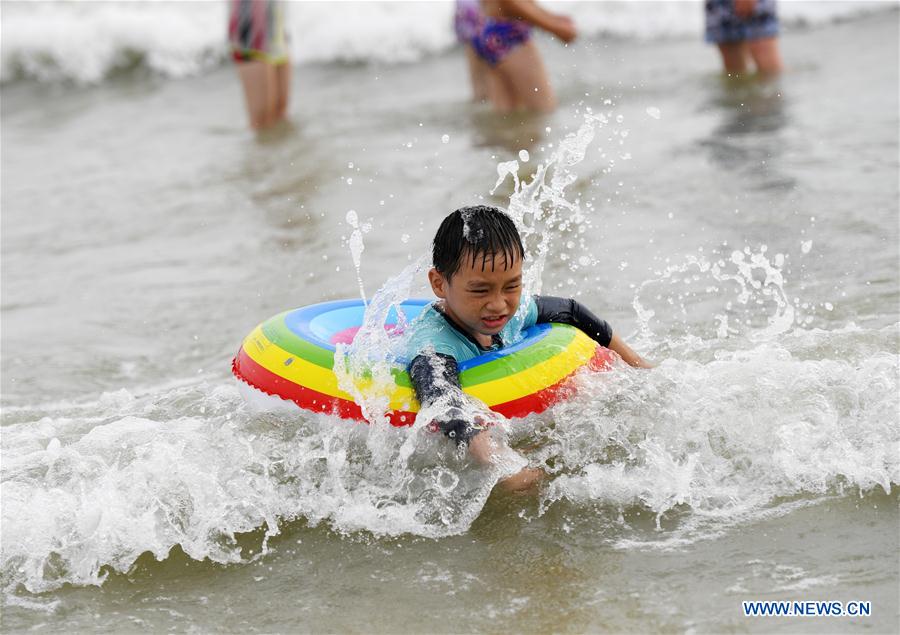 CHINA-GUANGXI-BEIHAI-WATER FUN (CN)