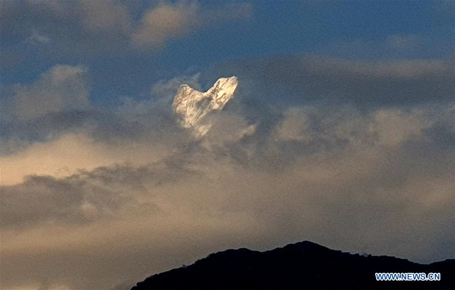 NEPAL-KASKI-MOUNT-SCENERY