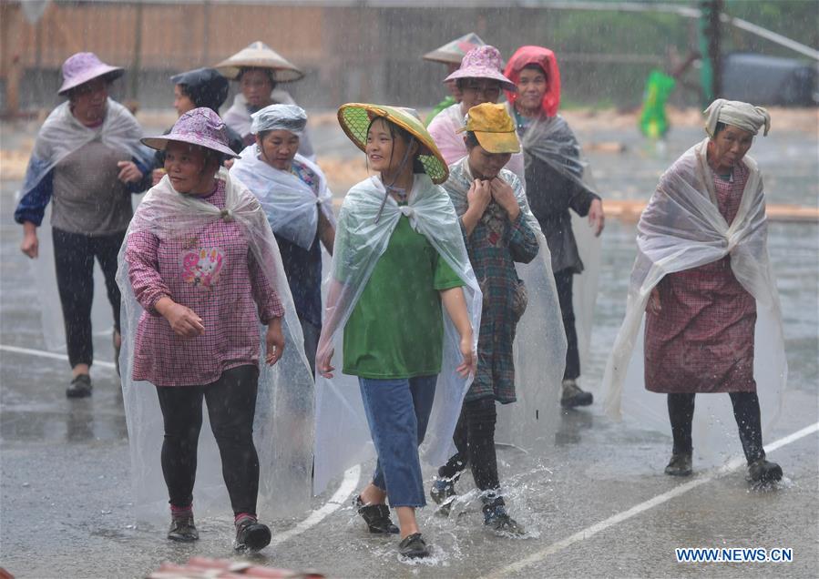 CHINA-GUANGXI-MIAO STUDENTS-SUMMER VACATION(CN)