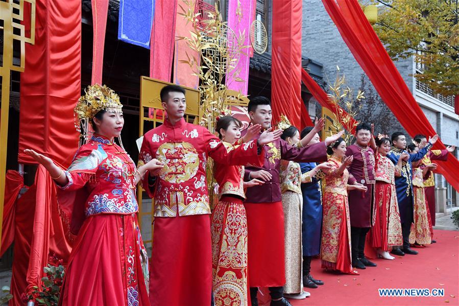 CHINA-SHANDONG-QINGDAO-TRADITIONAL GROUP WEDDING (CN)